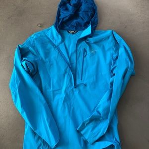 Arc’teryx wind shell